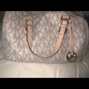 Michael kors purse